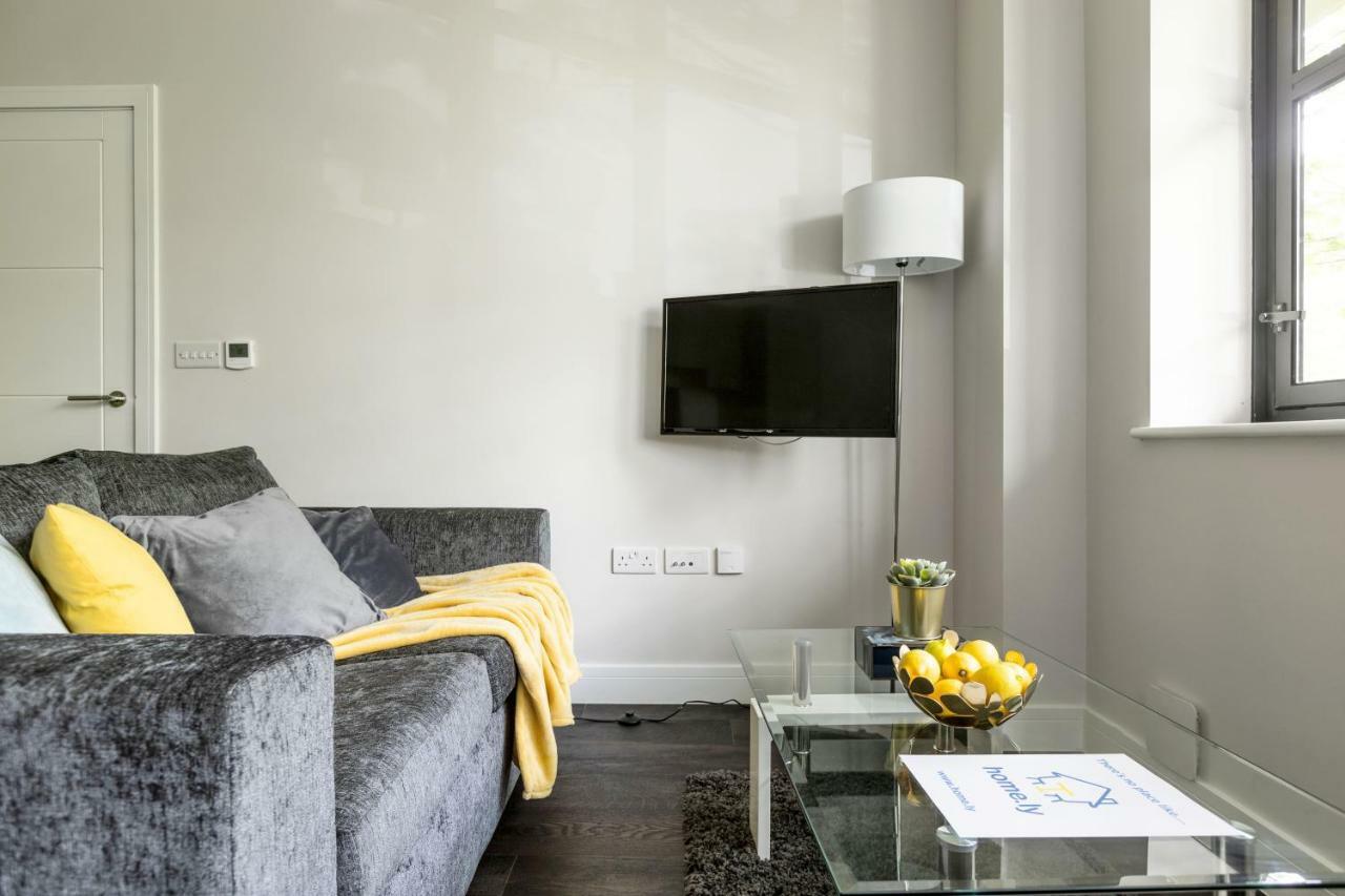 Homely - Watford Premier Apartments Екстериор снимка