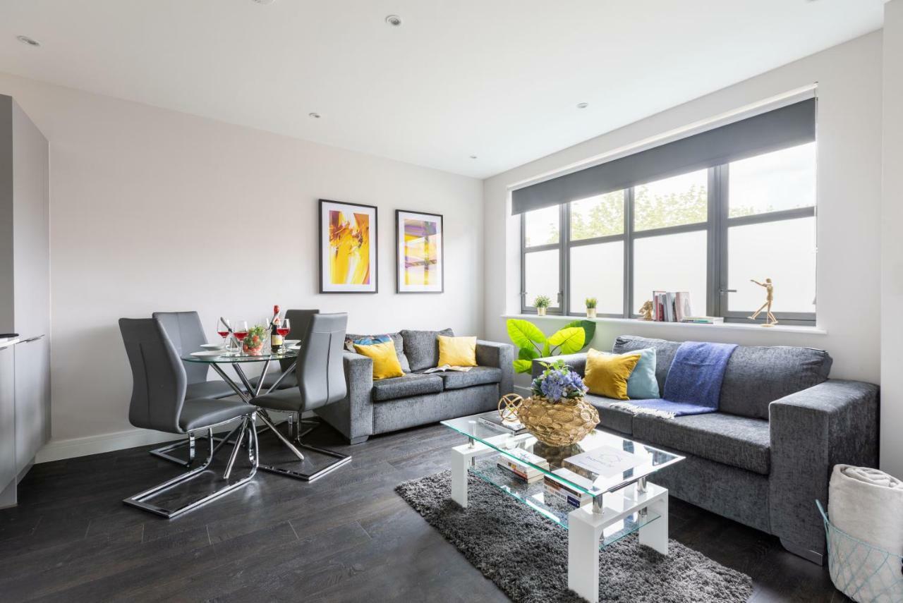 Homely - Watford Premier Apartments Екстериор снимка