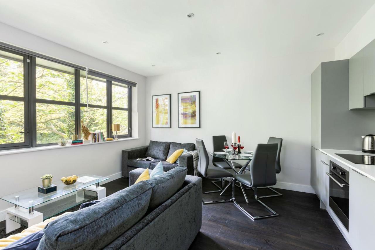 Homely - Watford Premier Apartments Екстериор снимка