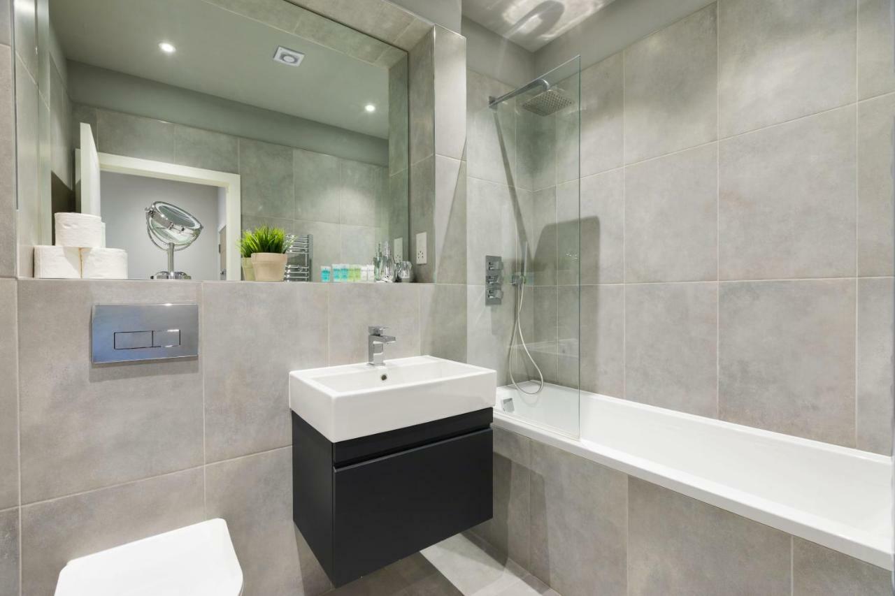 Homely - Watford Premier Apartments Екстериор снимка